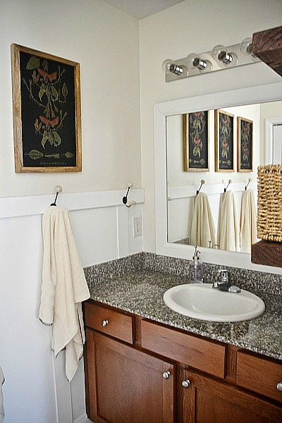 DIY framed bathroom mirrors - THE EASY WAY!! See how to frame your bathroom mirrors to make your bathrooms look amazing & it's so simple! A must pin!