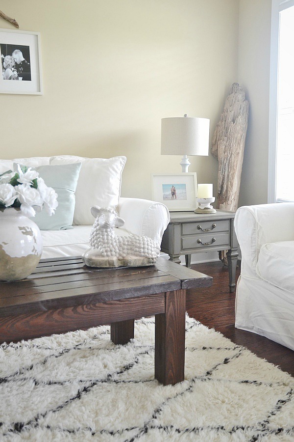 Mountain smoke end table makeover & a gorgeous neutral living room - 61833.showitstaging.com