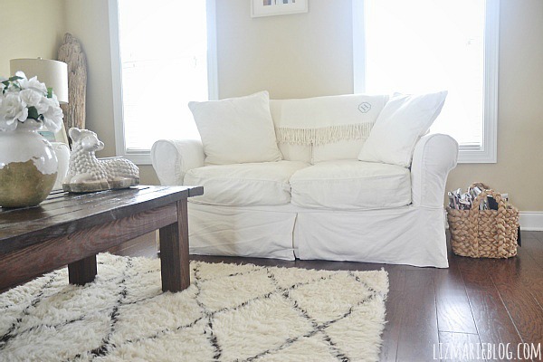 Mountain smoke end table makeover & a gorgeous neutral living room - 61833.showitstaging.com