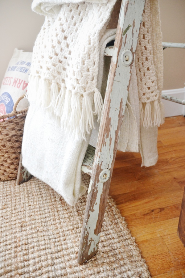 DIY antique blanket ladder - 61833.showitstaging.com