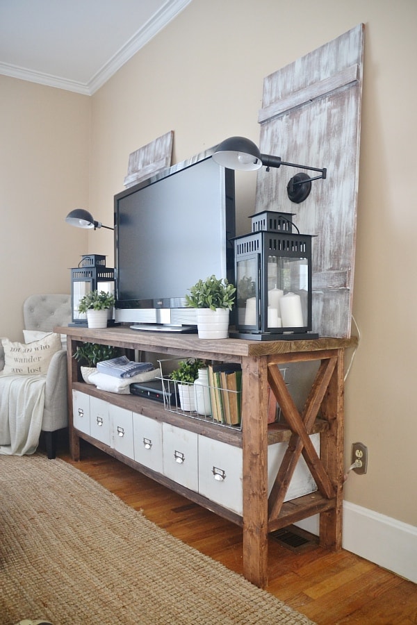 DIY shutter lights - So easy to make & great for rentals! 