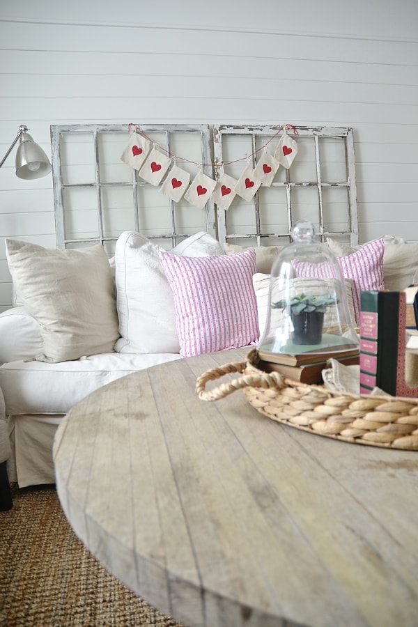 Neutral rustic valentines day living room - Great inspiration & DIY's to subtly add valentines day to your home. 