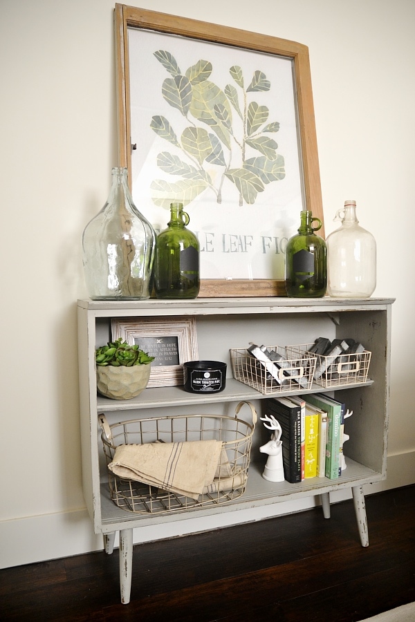 Leggy gray bookshelf makeover with chalk paint. 
