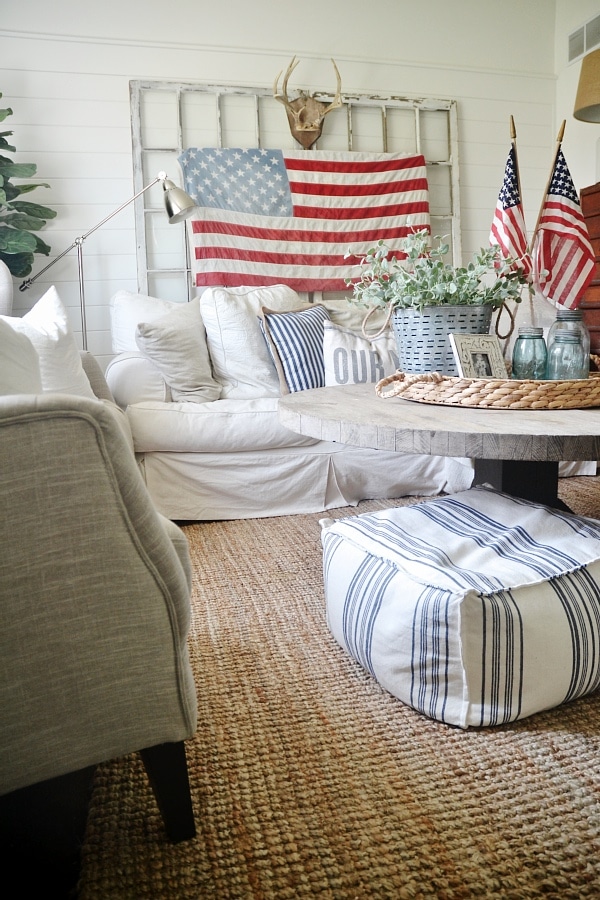 4th of July home decor - Simple ways to bring 4th of July decor into your house without breaking the bank.