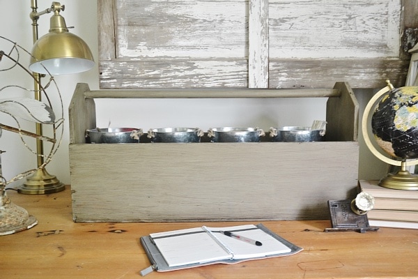 Vintage toolbox makeover & a clever way to use it!! 