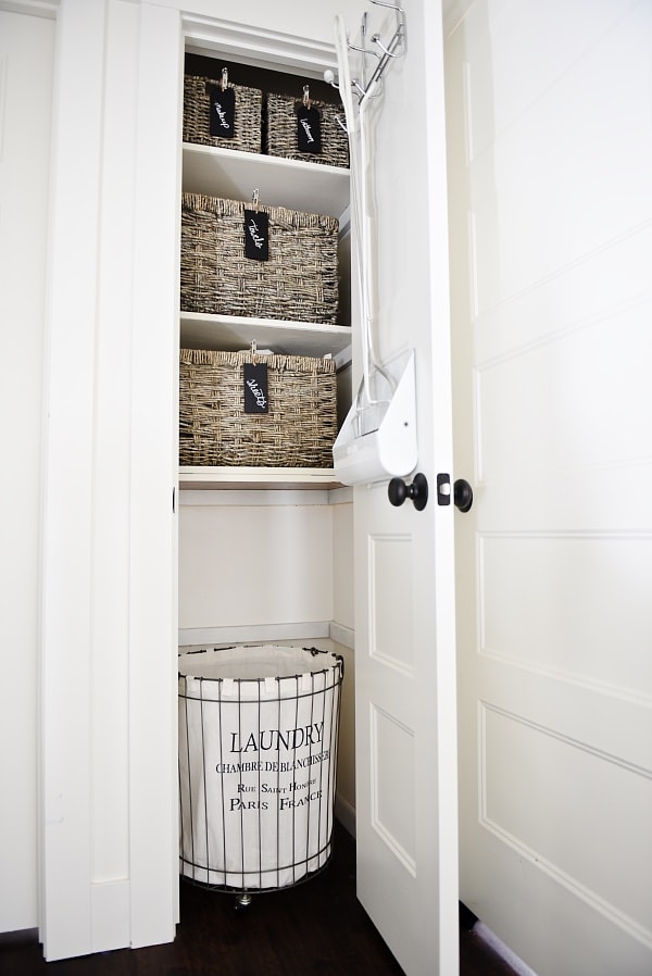 Quick & Easy linen closet makeover - Super simple ways to maximize small spaces & make them presentable to your family & guests.