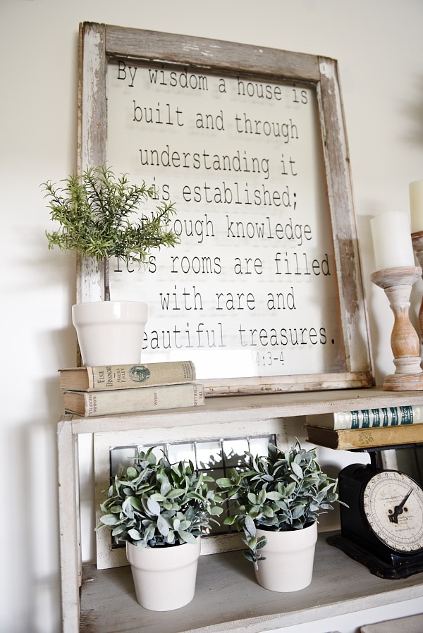 DIY rolling bookshelf - A vintage inspired DIY bookshelf that is so easy to build! With complete instructions on how to build your very own custom one. A great piece for living rooms, kitchens, dining rooms, media rooms, & so much more! 