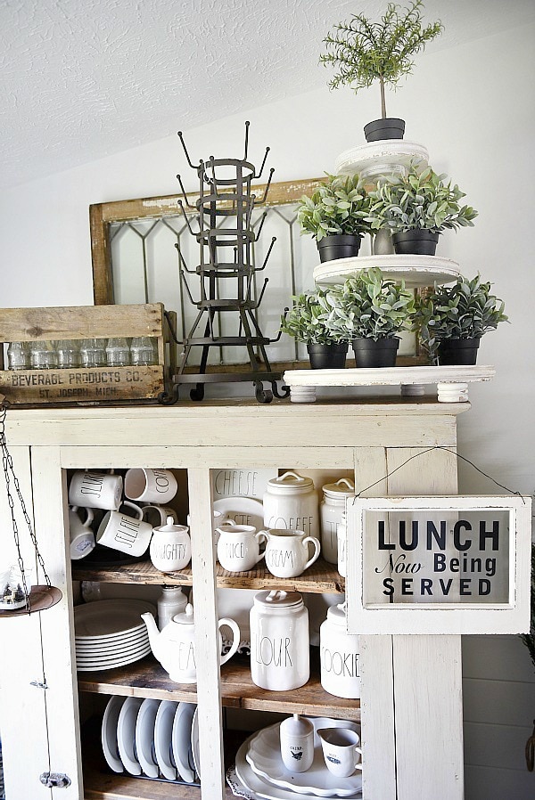 A great source for super affordable & beautiful greenery for any room of your home. Great realistic faux plants that you can't kill at a great price! A must pin for future decorating. 