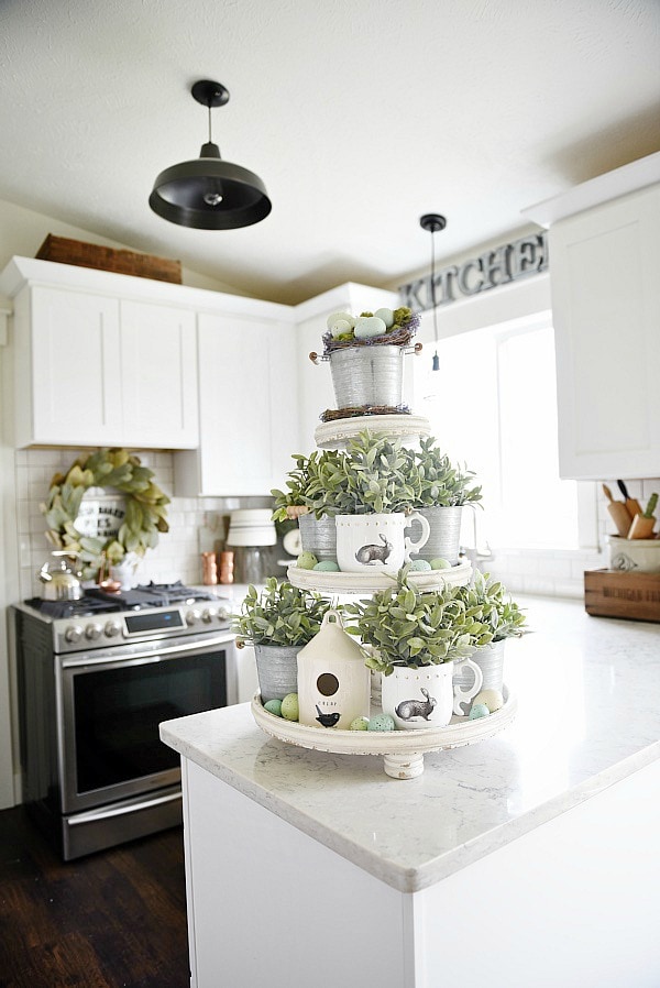 Spring tiered tray - spring cottage kitchen decor. A must pin for rustic farmhouse spring decor