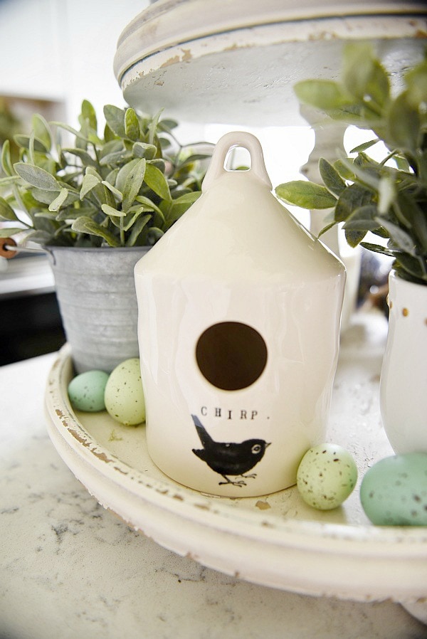 Spring tiered tray - spring cottage kitchen decor. A must pin for rustic farmhouse spring decor