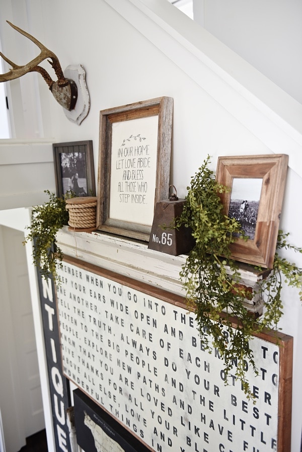 Farmhouse style dining room & kitchen - A review of Gable Lane Crates that delivers farmhouse & cottage style decor right to your door step monthly. A must read!!