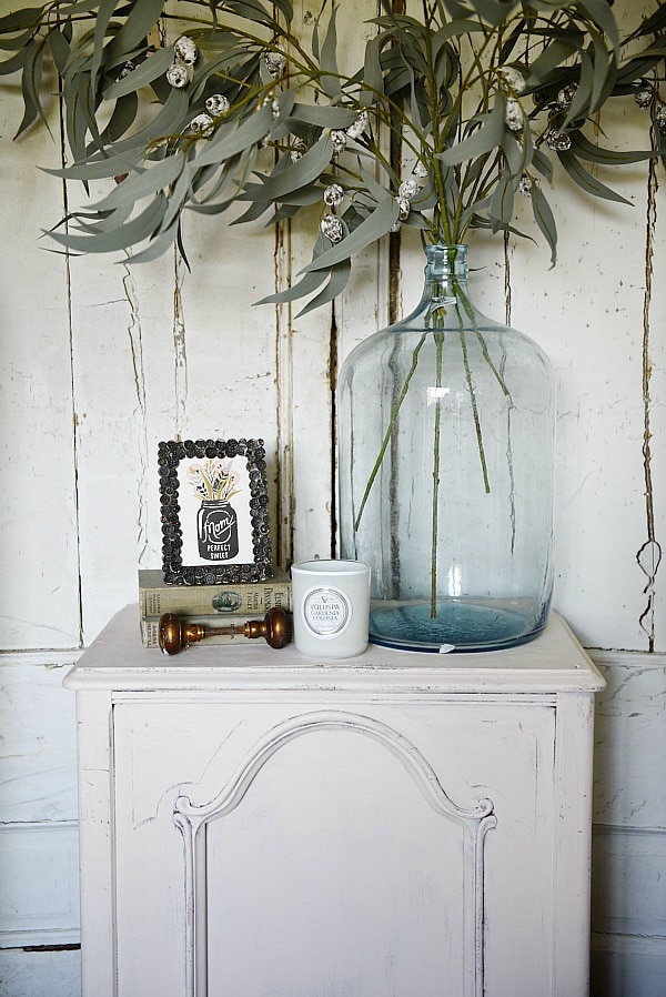 Vintage Radio turned bookshelf - A great piece for a nightstand, shelving, & so much more. Makeover done with the new Magnolia paint in Antique Rose the best blush pink paint color. 