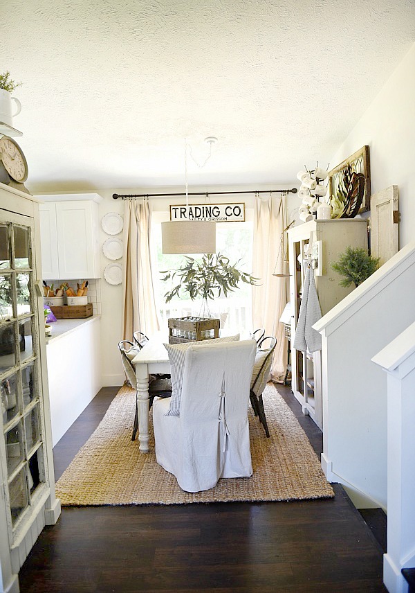 Farmhouse dining room makeover - See the before & after of this dining room & see how it went from 80's tri-level to lovely farmhouse in a few easy steps.
