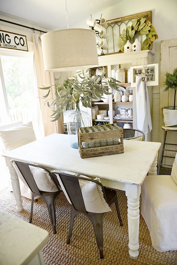 Farmhouse dining room makeover - See the before & after of this dining room & see how it went from 80's tri-level to lovely farmhouse in a few easy steps.