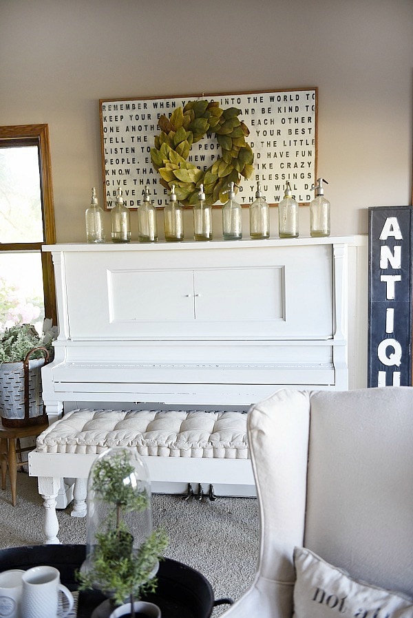 How To paint your piano: An easy update for any old piano & how to make it fit your home decor style. 