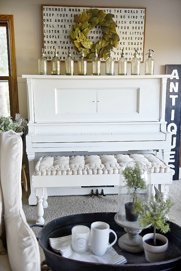 How To paint your piano: An easy update for any old piano & how to make it fit your home decor style. 