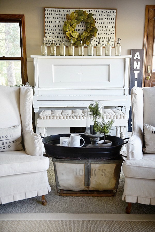 How To paint your piano: An easy update for any old piano & how to make it fit your home decor style. 