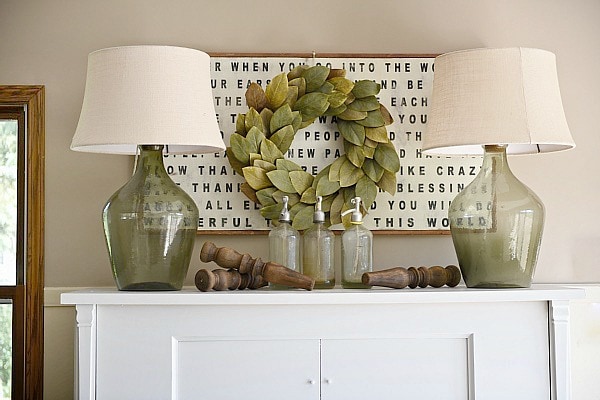 How To Decorate a piano in a farmhouse living room - Great farmhouse decor tips & tricks! 