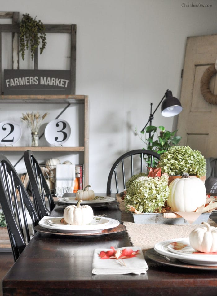 simple-fall-tablescape-011-700x956