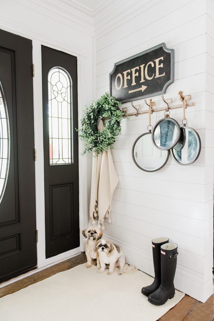 Cozy rustic fall farmhouse entryway - A cozy cottage/farmhouse style entryway with a church pew & other cozy elements. 