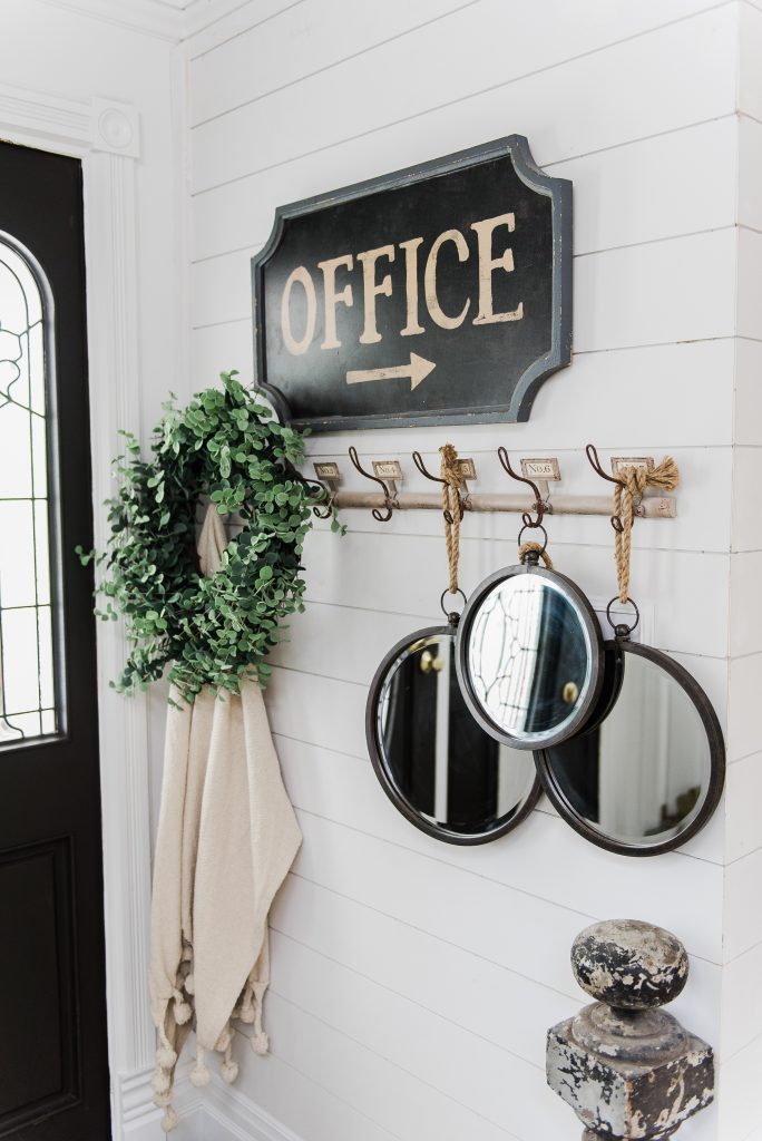 Cozy rustic fall farmhouse entryway - A cozy cottage/farmhouse style entryway with a church pew & other cozy elements. 
