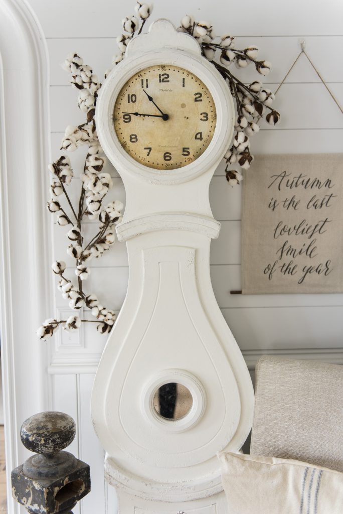 Mora clock makeover - See where to get a clock like this & the before and after. Great for farmhouse style & cottage style decor. 