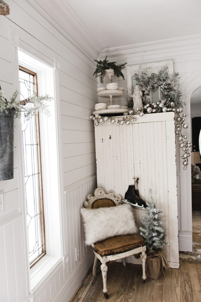 Farmhouse Christmas Cabinet & Rustic Santa - A must pin for rustic farmhouse Christmas decor!