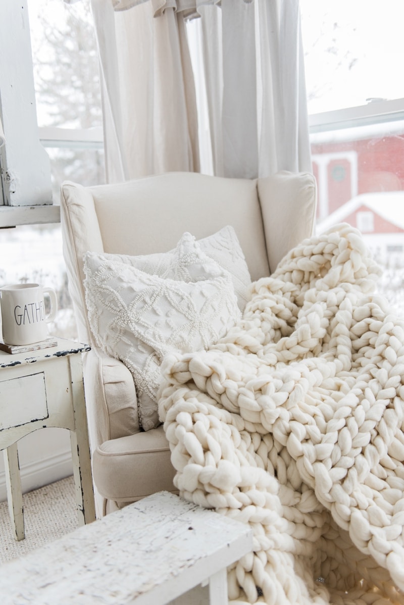 Winter decor - chunky wool knitted blankets
