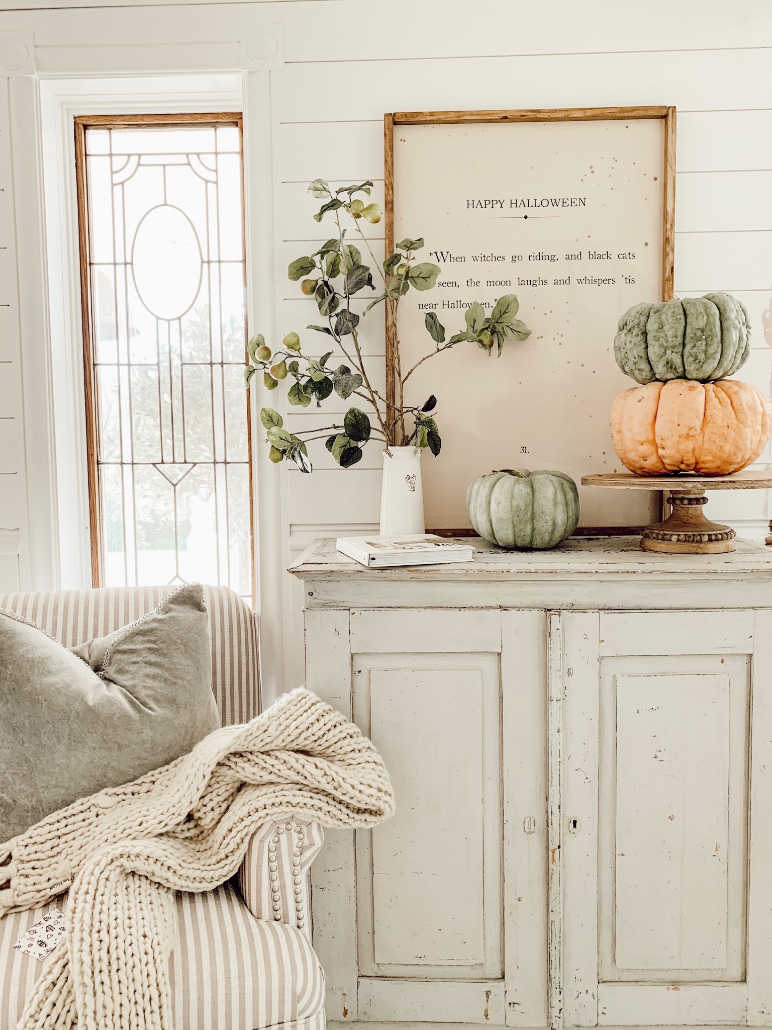 cozy fall reading nook
