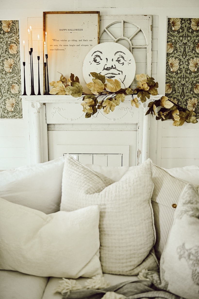 Farmhouse Halloween Mantel