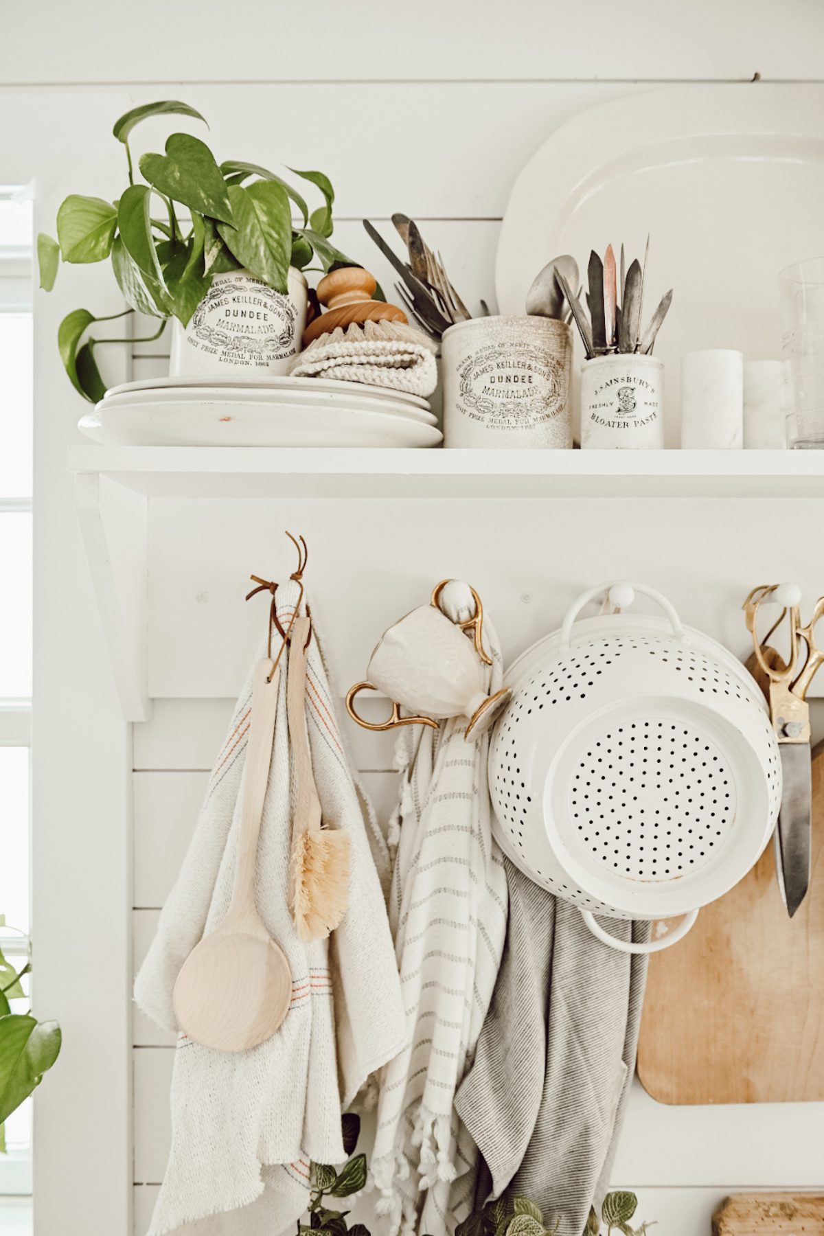DIY Kitchen Storage Peg Rail