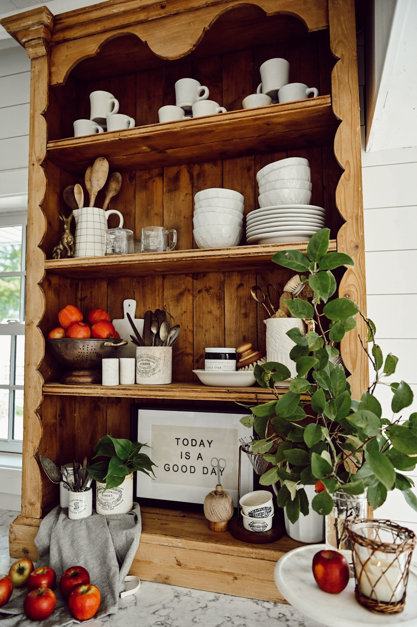 Farmhouse Bookshelf 